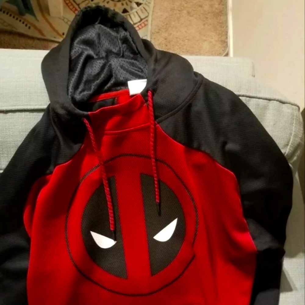 Marvel Men's Long Sleeve Pullover Hoodie Medium Deadpool Gray 100% Polyester M